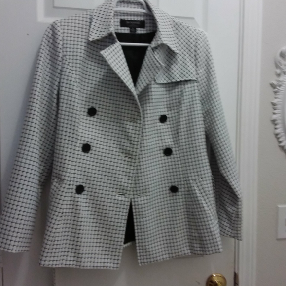 Larry Levine Coat - Picture 6 of 6